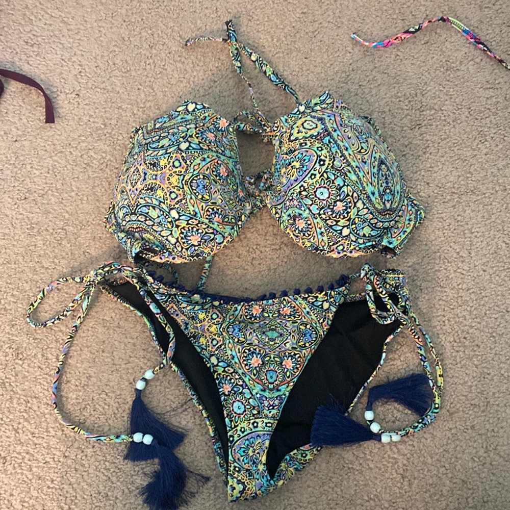 VS Bikini